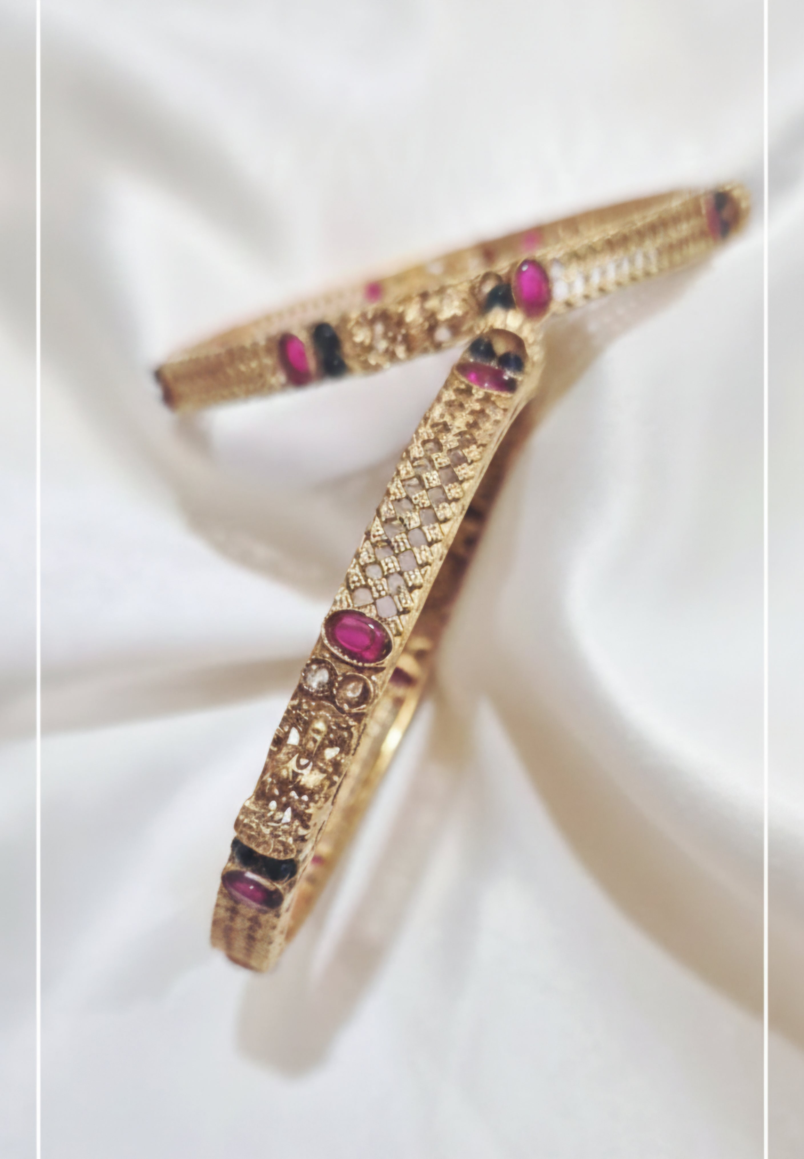 Antique Lakshmi Red and green Bangles