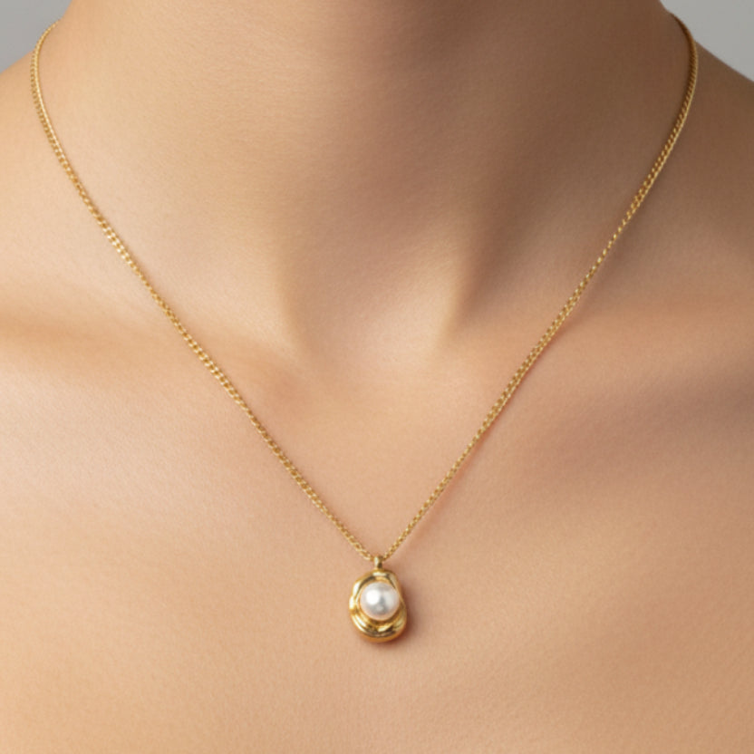 Pearl Drop Pendant Necklace