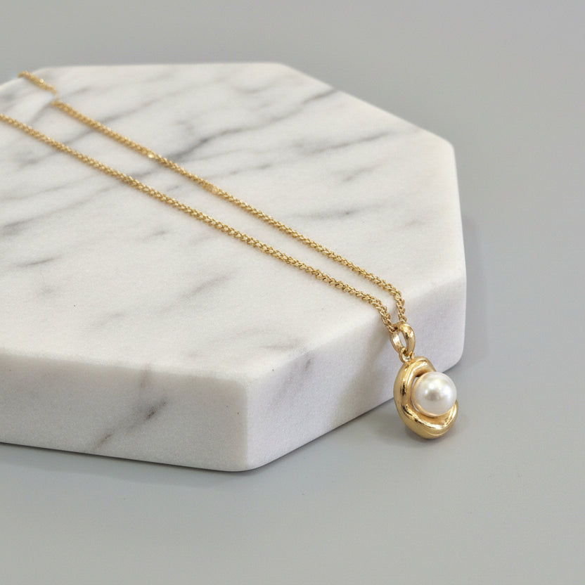 Pearl Drop Pendant Necklace