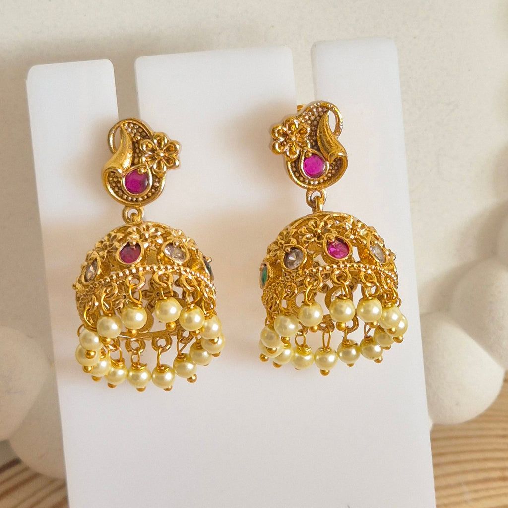 Kundan Jhumkas