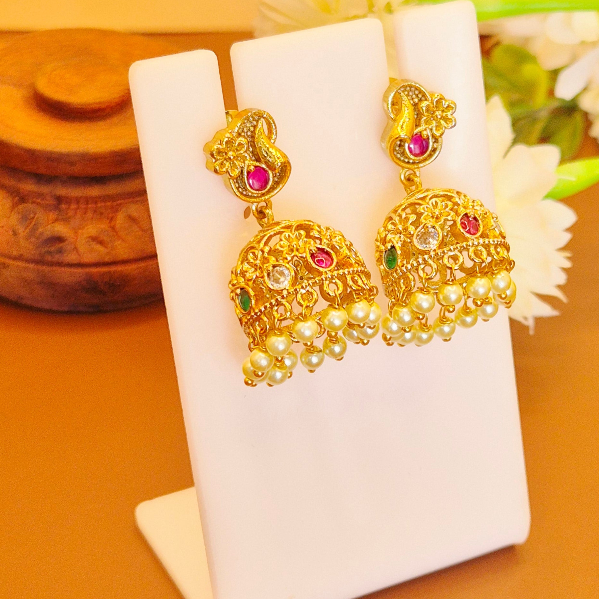 Kundan Jhumkas