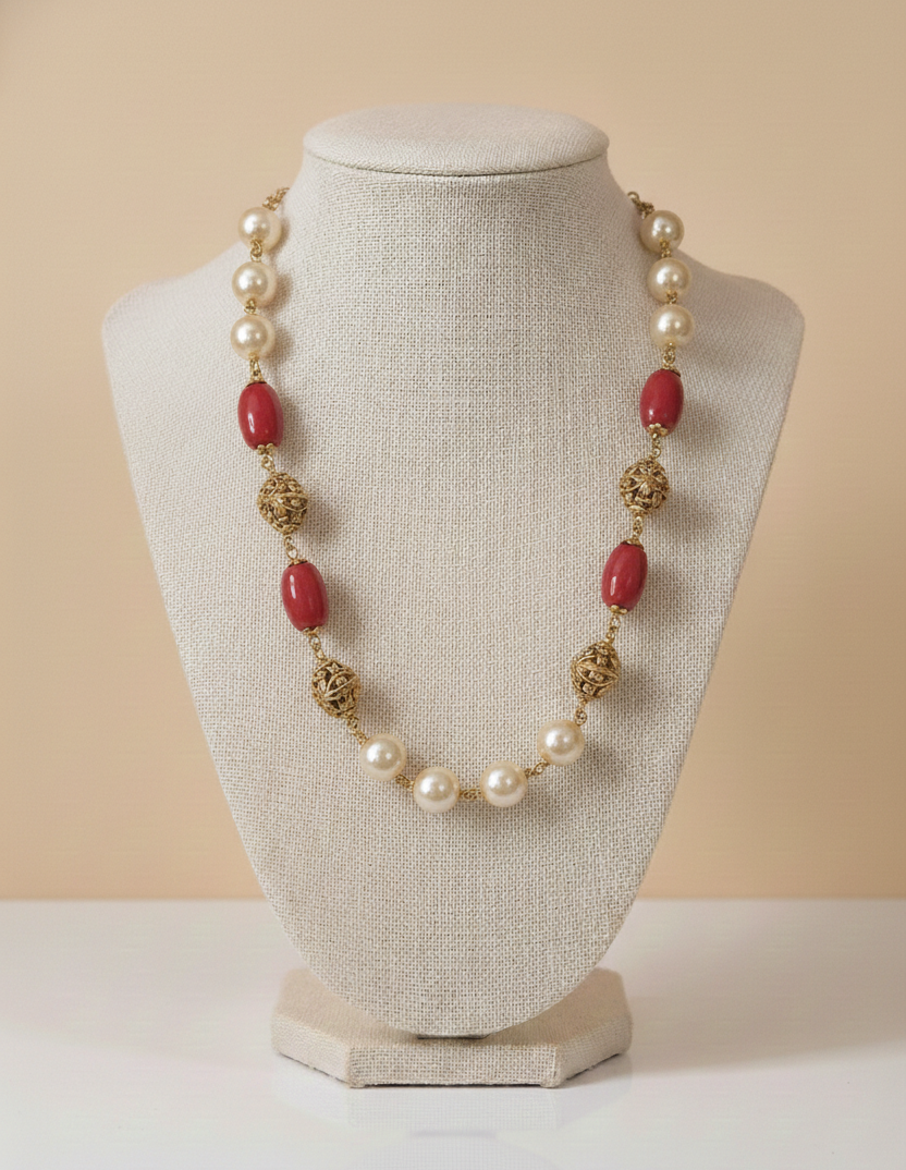 Coral red and white Beads Necklace